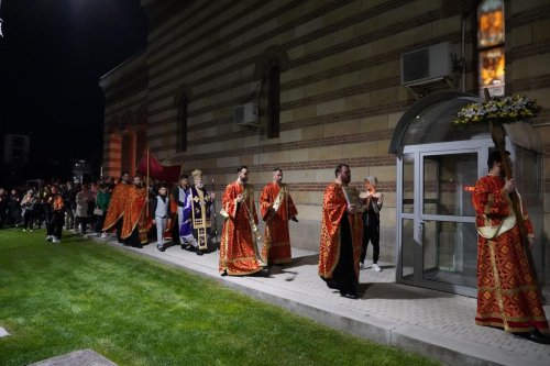 Denia Prohodului Domnului la Catedrala Arhiepiscopală din Târgoviște Poza 294335