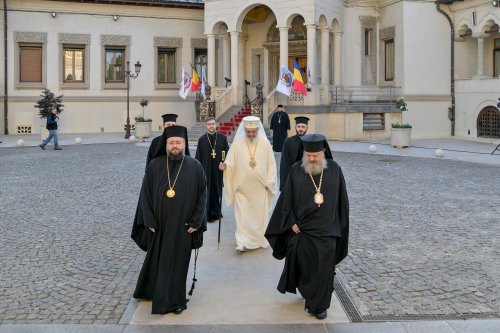 Patriarhul României a primit Sfânta Lumină de la Ierusalim Poza 294365