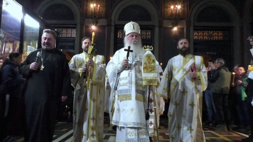Lumina Sfântă oferită credincioșilor din Timișoara Poza 294645