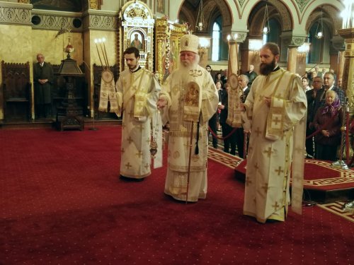 Lumina Sfântă oferită credincioșilor din Timișoara Poza 294648