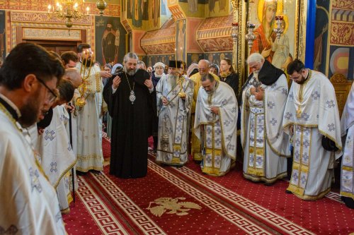 Mănăstirea Vlădiceni din Iași și-a sărbătorit hramul Poza 294799