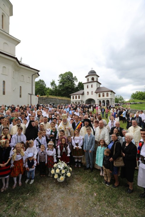 Sărbătoarea Paștelui în Episcopia Maramureşului şi Sătmarului Poza 294864