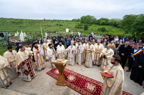 Târnosirea bisericii din Capotești, Bacău Poza 294896