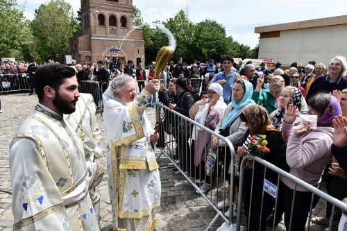 Izvorul Tămăduirii sărbătorit pe Colina Patriarhiei Poza 295045