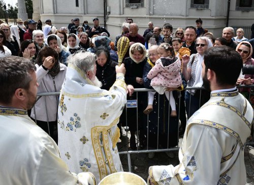 Izvorul Tămăduirii sărbătorit pe Colina Patriarhiei Poza 295046