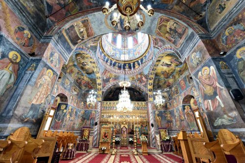 Sclipirile Luminii: Mănăstirea Nucet  Poza 294900