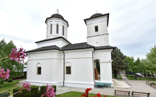 Sclipirile Luminii: Mănăstirea Nucet  Poza 294906