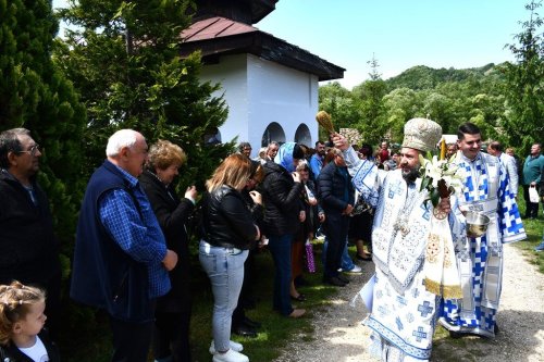 Slujire arhierească la hramul Mănăstirii Gornea Poza 295196