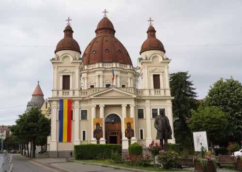 Târnosirea Bisericii „Buna Vestire” - Catedrala mică din Târgu Mureș Poza 295398