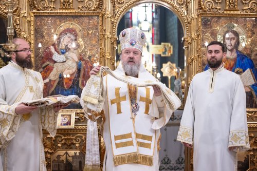 Duminica Mironosițelor la Catedrala Patriarhală din București Poza 295986