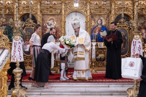 Duminica Mironosițelor la Catedrala Patriarhală din București Poza 296000