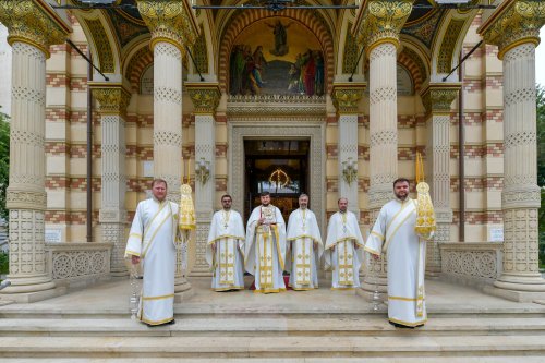 Strălucire liturgică la o biserică istorică monumentală Poza 296005