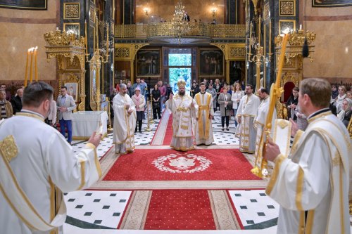 Strălucire liturgică la o biserică istorică monumentală Poza 296013