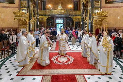 Strălucire liturgică la o biserică istorică monumentală Poza 296018