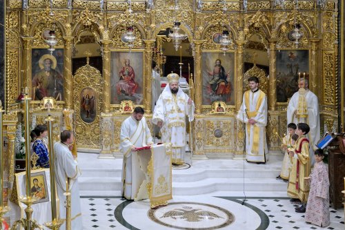 Strălucire liturgică la o biserică istorică monumentală Poza 296027