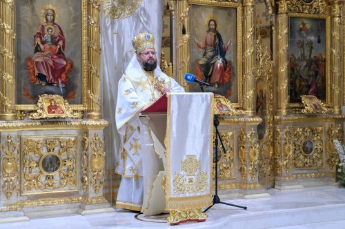 Strălucire liturgică la o biserică istorică monumentală Poza 296029