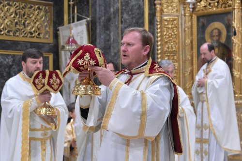 Strălucire liturgică la o biserică istorică monumentală Poza 296031