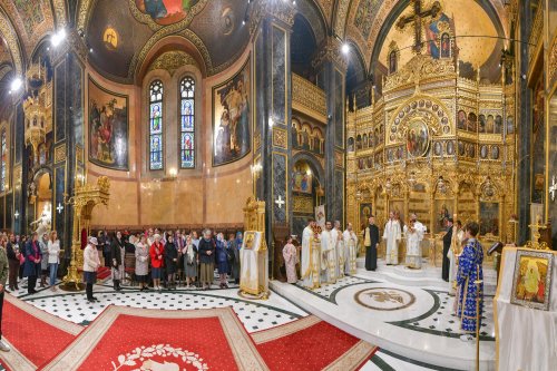 Strălucire liturgică la o biserică istorică monumentală Poza 296037