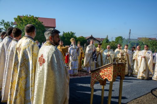 Un nou lăcaș de rugăciune închinat Sfântului Simon Zilotul, sfințit la Iași Poza 296087