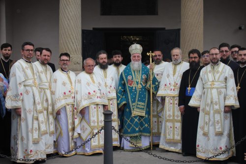 Resfințirea Paraclisului „Sfântul Gheorghe”-Vechi din Craiova Poza 296194