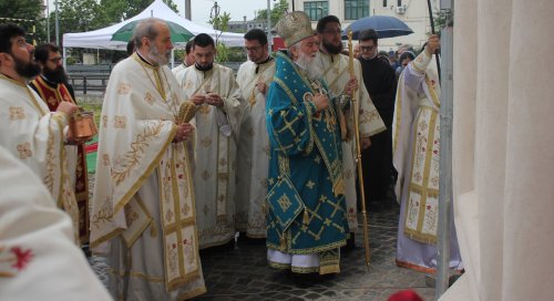 Resfințirea Paraclisului „Sfântul Gheorghe”-Vechi din Craiova Poza 296195