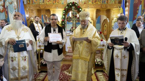 Sfinţirea lăcaşului de cult din Mândra, judeţul Sibiu Poza 296155