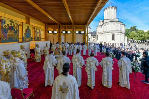 Catedrala Patriarhală și-a sărbătorit hramul istoric Poza 296617