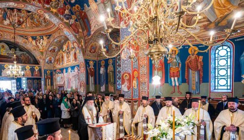 Pomenirea Arhiepiscopului Pimen la catedrala din Suceava Poza 296695