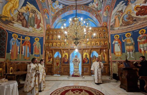 Slujire la paraclisul Catedralei Arhiepiscopale din Suceava Poza 296782
