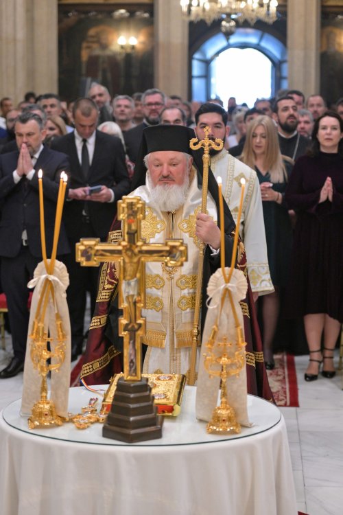 Rugăciune și comuniune a românilor de pretutindeni pe Dealul Patriarhiei Poza 296914