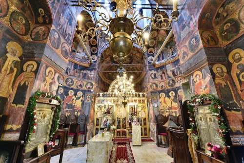 Sclipirile Luminii: Biserica „Sfinţii Împăraţi Constantin şi Elena”-Cișmigiu Poza 296841