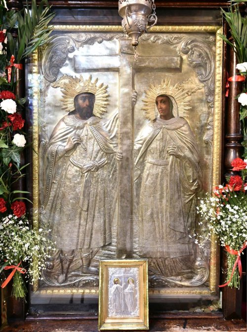 Sclipirile Luminii: Biserica „Sfinţii Împăraţi Constantin şi Elena”-Cișmigiu Poza 296843