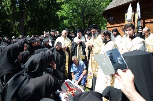 Obștea Mănăstirii Bogdana și-a luat rămas-bun de la proinstareța Cristofora Hârjabă Poza 297040