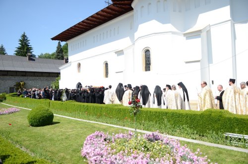 Obștea Mănăstirii Bogdana și-a luat rămas-bun de la proinstareța Cristofora Hârjabă Poza 297044