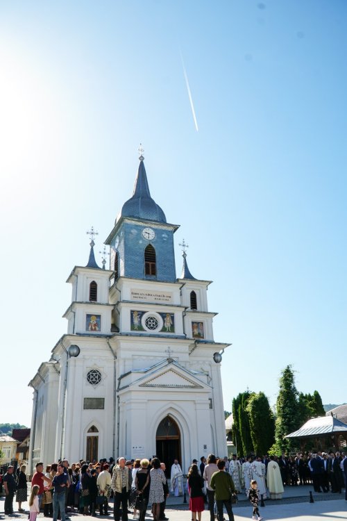 Sfințirea Bisericii „Sfântul Nicolae”-Popa Savu din municipiul Câmpulung Muscel Poza 297376