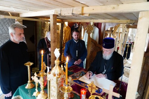 Vizite pastorale la două lavre din Arhiepiscopia Târgoviștei Poza 297510