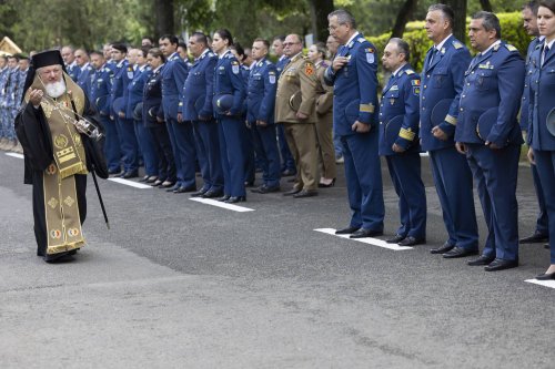 Binecuvântare la ceas aniversar pentru Comandamentul Componentei Aeriene Poza 297684