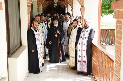Preoţi şi medici brăileni întruniţi în conferinţă la Lacu Sărat Poza 297956