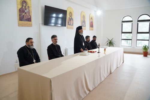 Preoţi şi medici brăileni întruniţi în conferinţă la Lacu Sărat Poza 297957