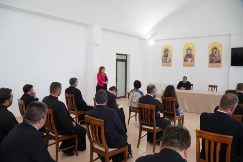 Preoţi şi medici brăileni întruniţi în conferinţă la Lacu Sărat Poza 297967