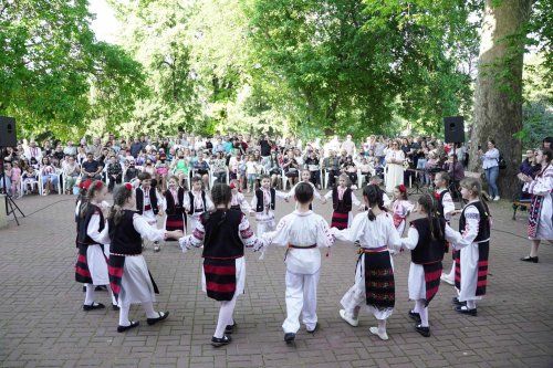 Manifestări cultural‑artistice de Ziua Copilului la Galaţi  Poza 298362