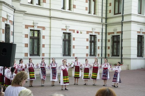 Manifestări cultural‑artistice de Ziua Copilului la Galaţi  Poza 298363