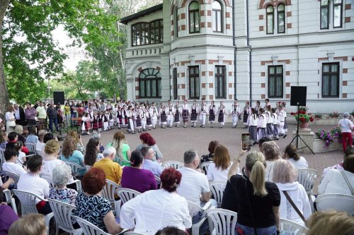 Manifestări cultural‑artistice de Ziua Copilului la Galaţi  Poza 298367