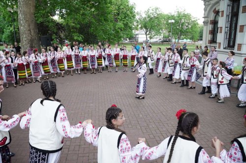 Manifestări cultural‑artistice de Ziua Copilului la Galaţi  Poza 298377