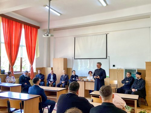 Momente de bilanț ale seminariștilor buzoieni de ieri și de astăzi Poza 298383