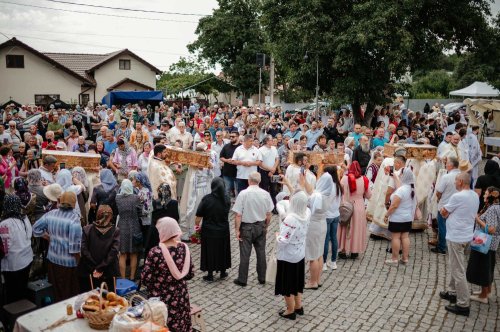 Pomenirea Sfinților Mucenici de la Niculițel în Episcopia Tulcii Poza 298503