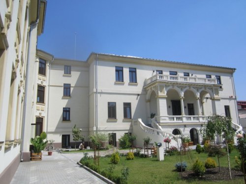 Proiectul „Artă, Cultură, Spiritualitate” la Facultatea de Teologie Ortodoxă din Craiova Poza 298499