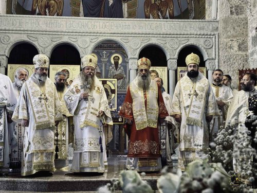 Trei ierarhi români au slujit în Patriarhia Georgiei Poza 298489