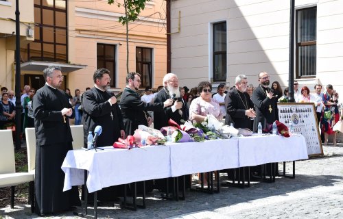 Festivitatea de absolvire la Colegiul „Mitropolitul Nicolae Colan” din Cluj‑Napoca Poza 298714