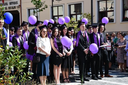 Festivitatea de absolvire la Colegiul „Mitropolitul Nicolae Colan” din Cluj‑Napoca Poza 298716